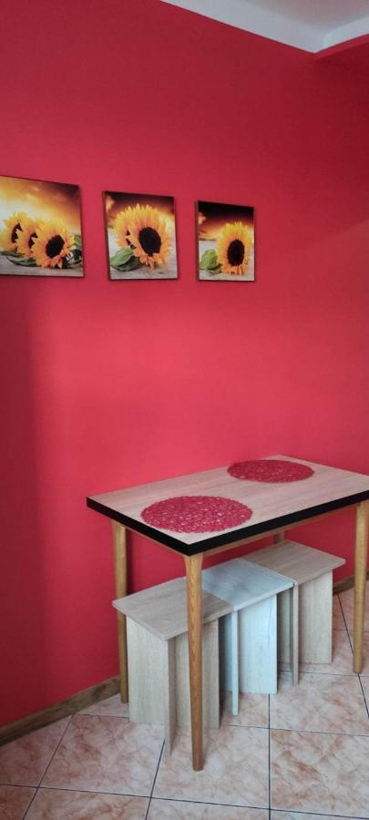 Hostel Roza ซูวาว์กี ภายนอก รูปภาพ
